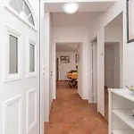 Dinka דירה טרוגיר